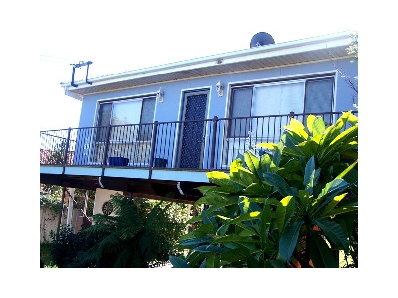 5 Carlisle Row, Fishing Point NSW 2283