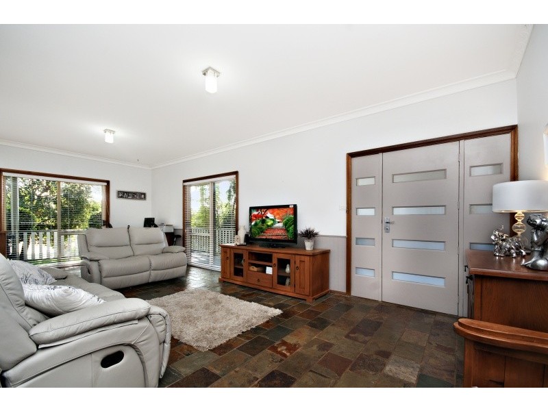 17 Fifth Street, Seahampton NSW 2286