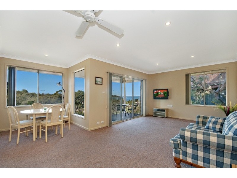 4 Gilwell Close, Fennell Bay NSW 2283