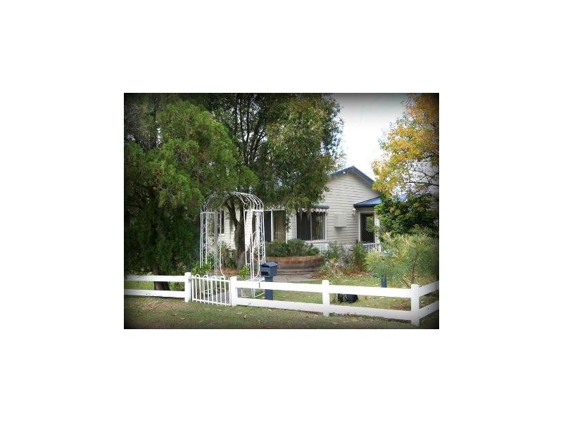 1 Coal Point Road, Coal Point NSW 2283