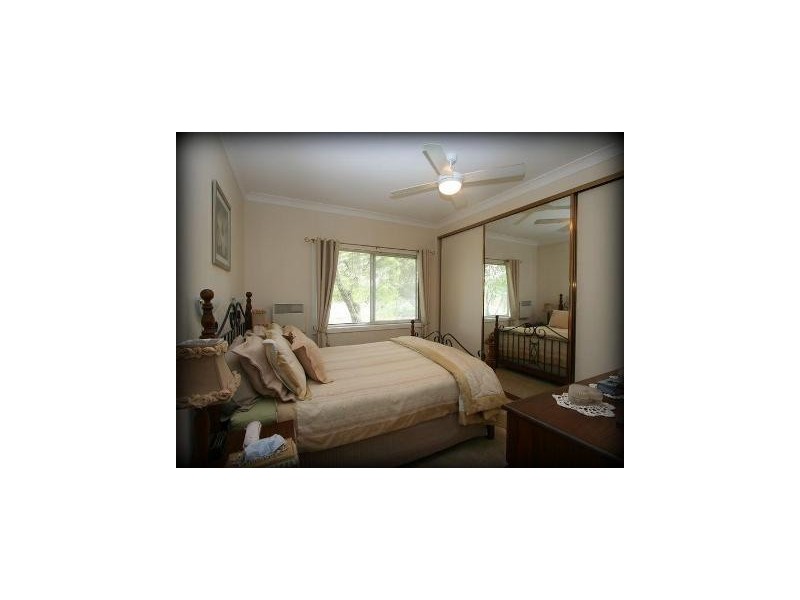 1 Coal Point Road, Coal Point NSW 2283