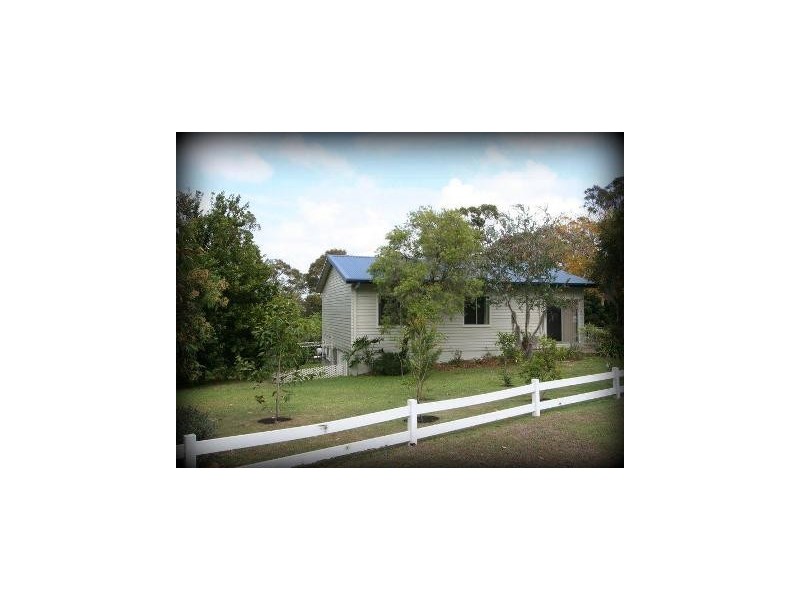 1 Coal Point Road, Coal Point NSW 2283