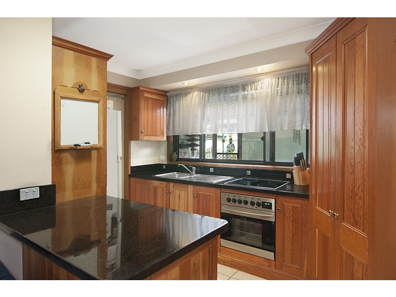 10 Angela Close, Carey Bay NSW 2283