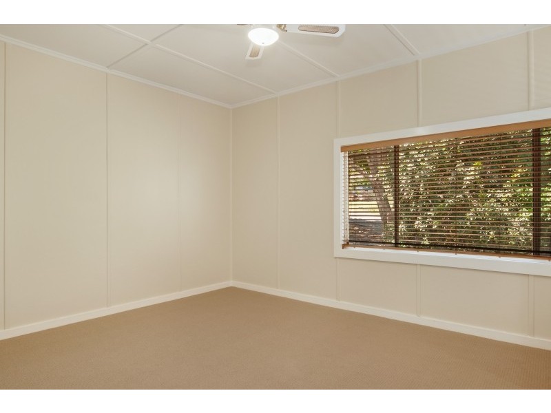 152 Railway Street, Teralba NSW 2284