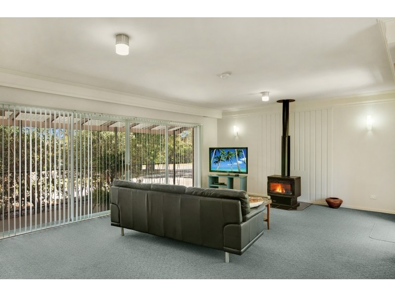 18 Barina Avenue, Kilaben Bay NSW 2283