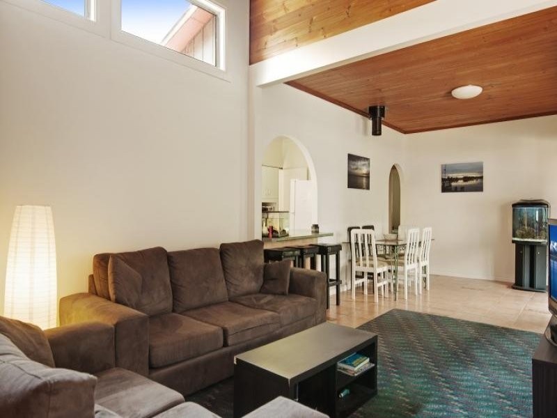 8 Rees Street, Wangi Wangi NSW 2267