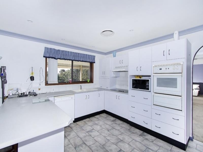 7 Tallarook Close, Carey Bay NSW 2283