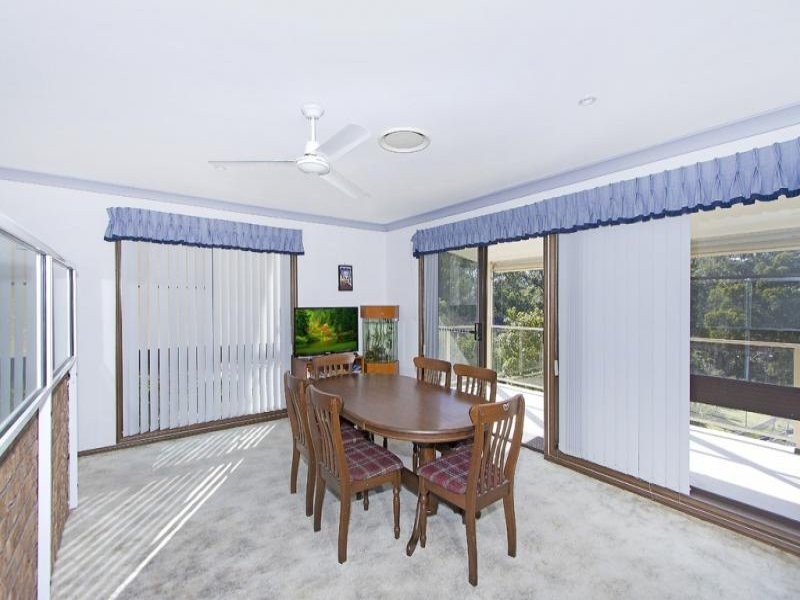 7 Tallarook Close, Carey Bay NSW 2283