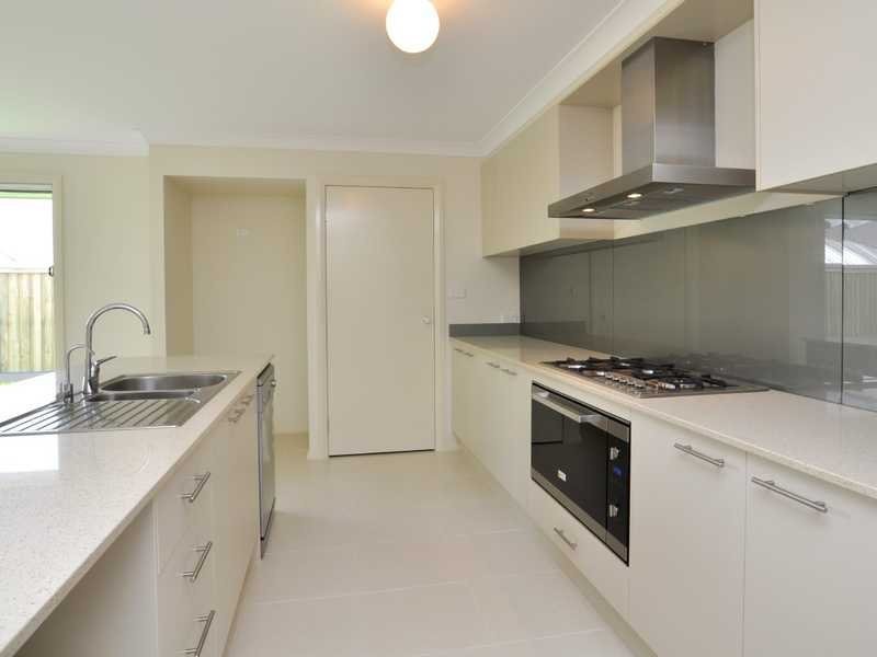 3 Dianella Way, Aberglasslyn NSW 2320
