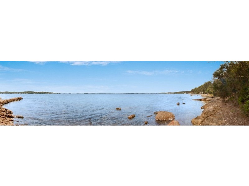 223 Fishing Point Road, Fishing Point NSW 2283