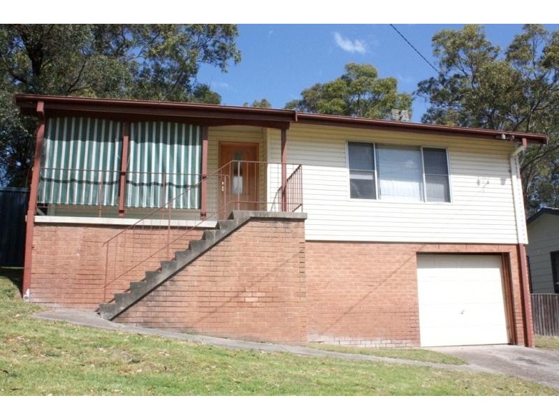 8 Quigley Road, Bolton Point NSW 2283