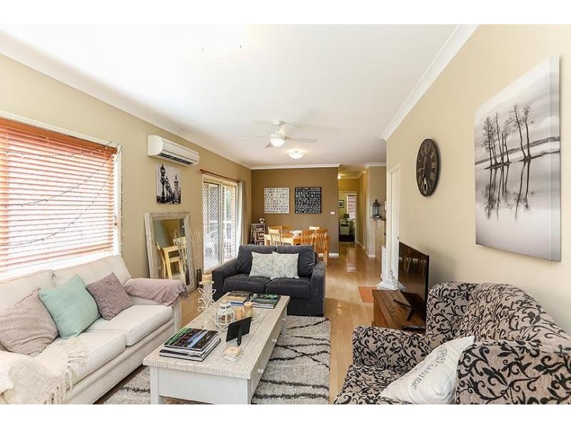 2/15 Defender Close, Marmong Point NSW 2284