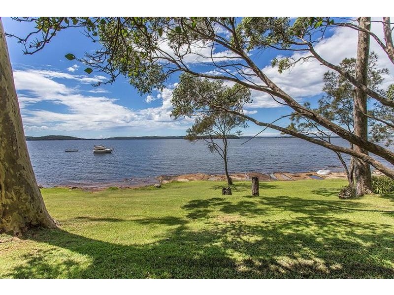 80 Beach Road, Wangi Wangi NSW 2267