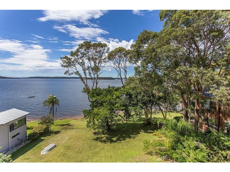 80 Beach Road, Wangi Wangi NSW 2267