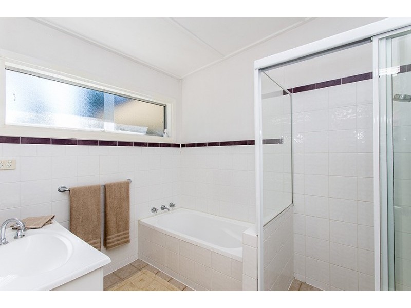 24 Barina Avenue, Kilaben Bay NSW 2283