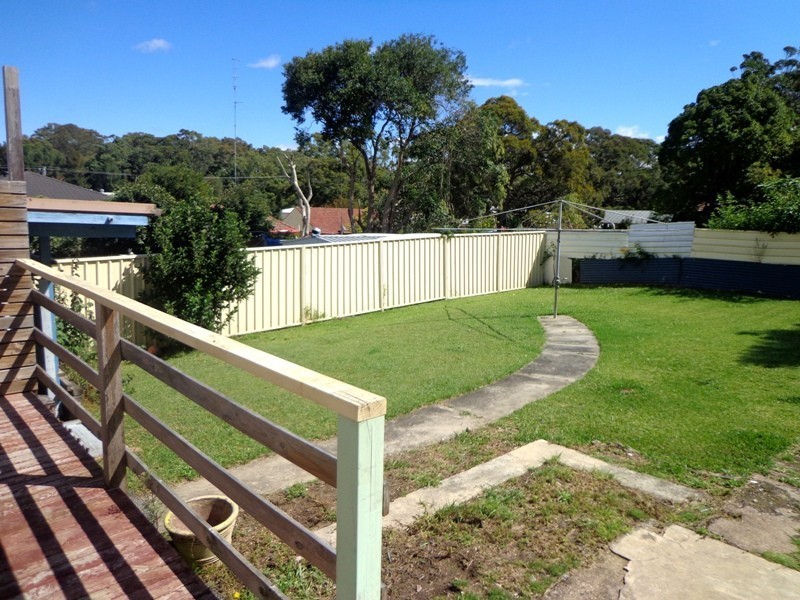 31 Ambrose Street, Carey Bay NSW 2283