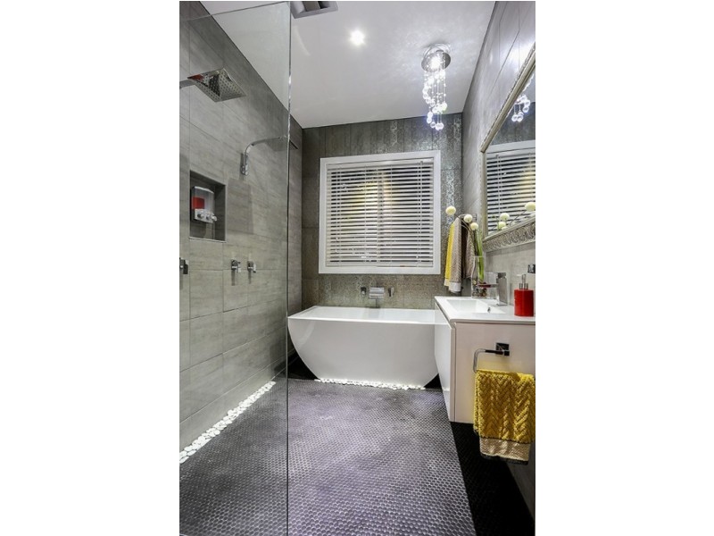 10 Nichols Street, Lorn NSW 2320