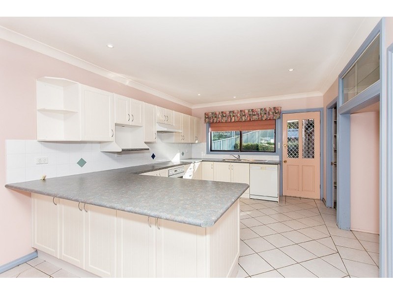 24 Canowie Crescent, Buttaba NSW 2283