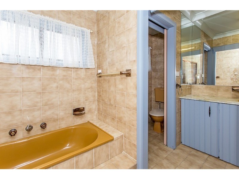 24 Canowie Crescent, Buttaba NSW 2283