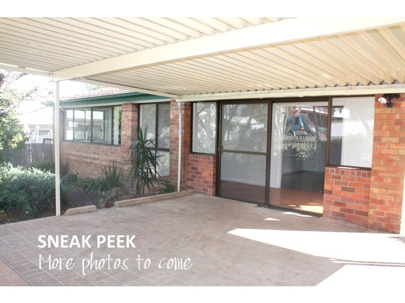 15 Lake Road, Fennell Bay NSW 2283