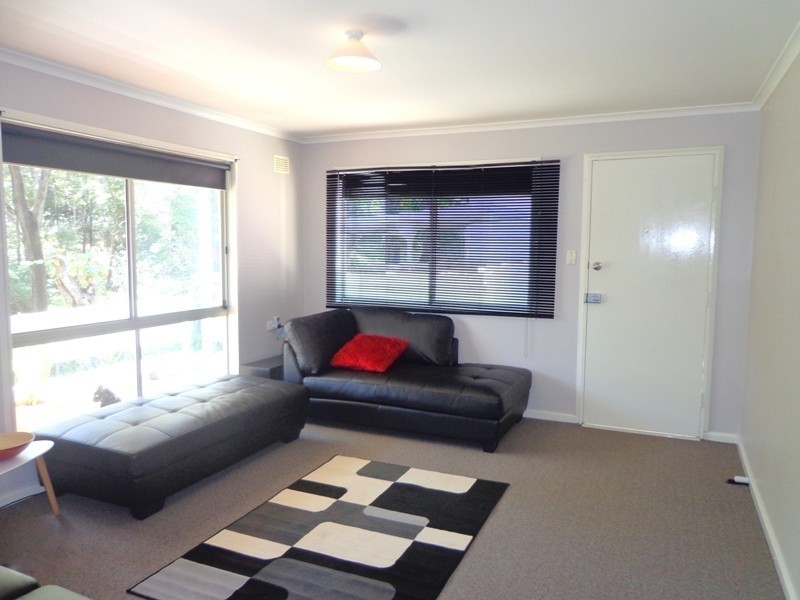 13 Middle Point Road, Bolton Point NSW 2283