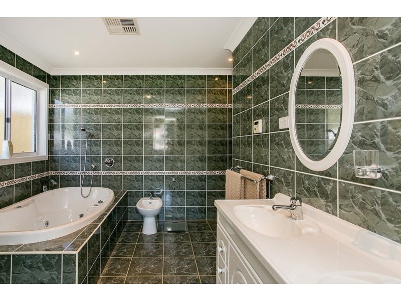 90 Enterprise Way, Woodrising NSW 2284