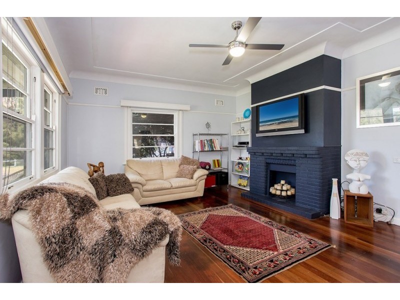 39 Ambrose Street, Carey Bay NSW 2283