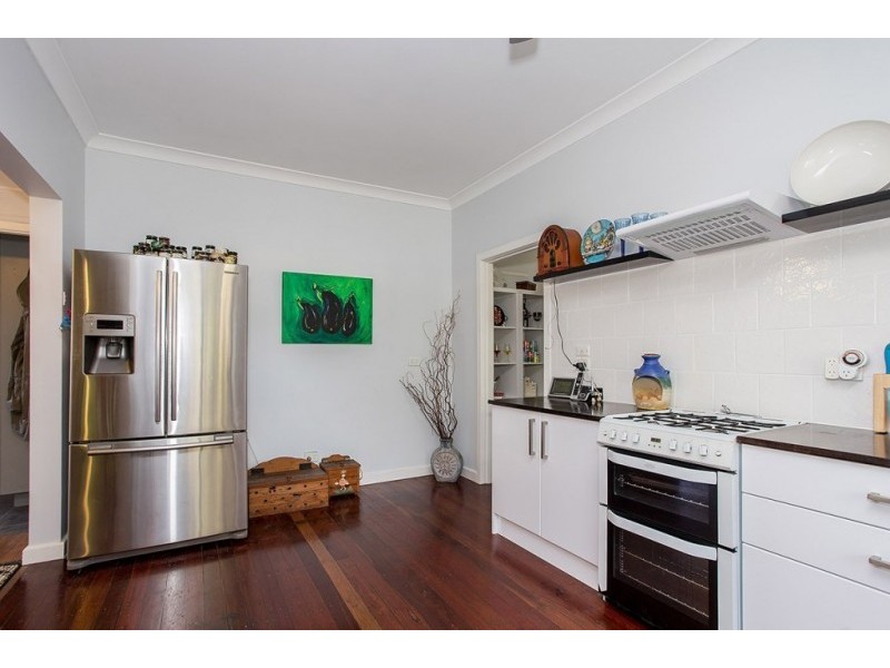 39 Ambrose Street, Carey Bay NSW 2283