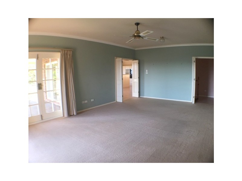 3 MAJELLA CLOSE, Eleebana NSW 2282