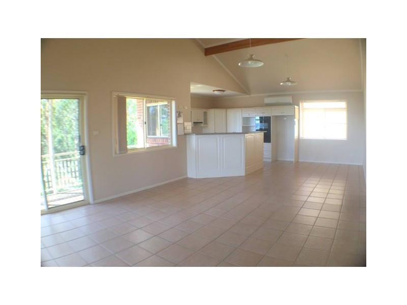 3 MAJELLA CLOSE, Eleebana NSW 2282