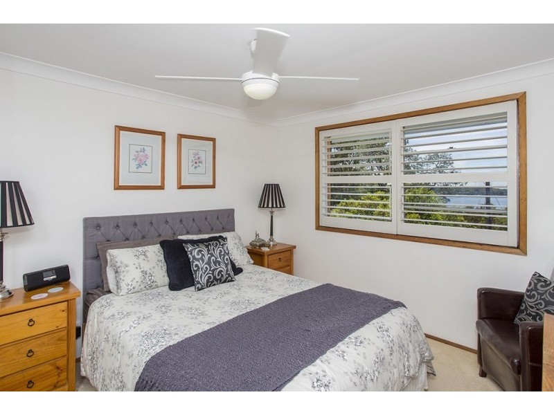 22 Sunlight Parade, Fishing Point NSW 2283