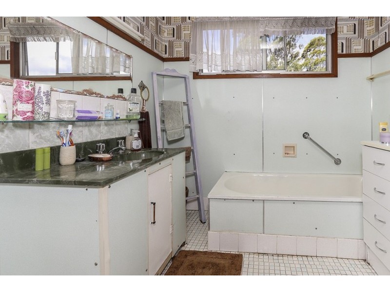 6 Ottys Lane, Fennell Bay NSW 2283