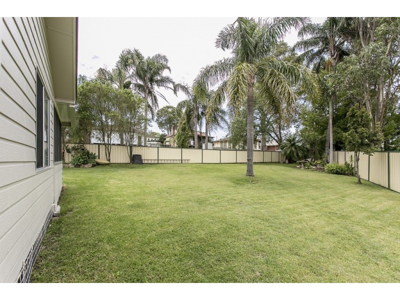 2 Farlow Street, Booragul NSW 2284