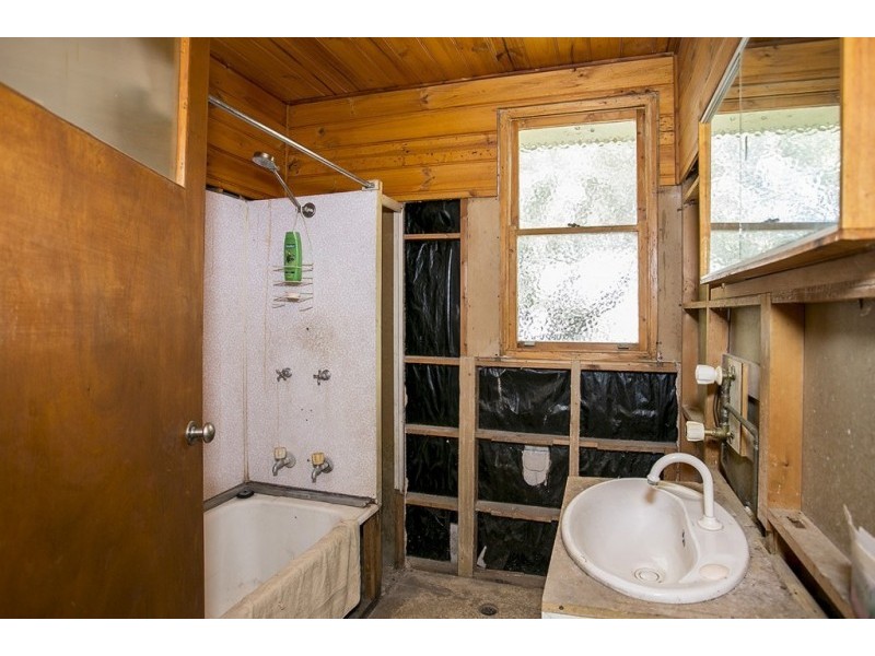 5 Farlow Street, Booragul NSW 2284