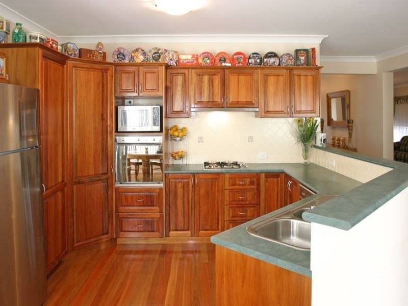 34 Alexander Cl, Bateau Bay NSW 2261