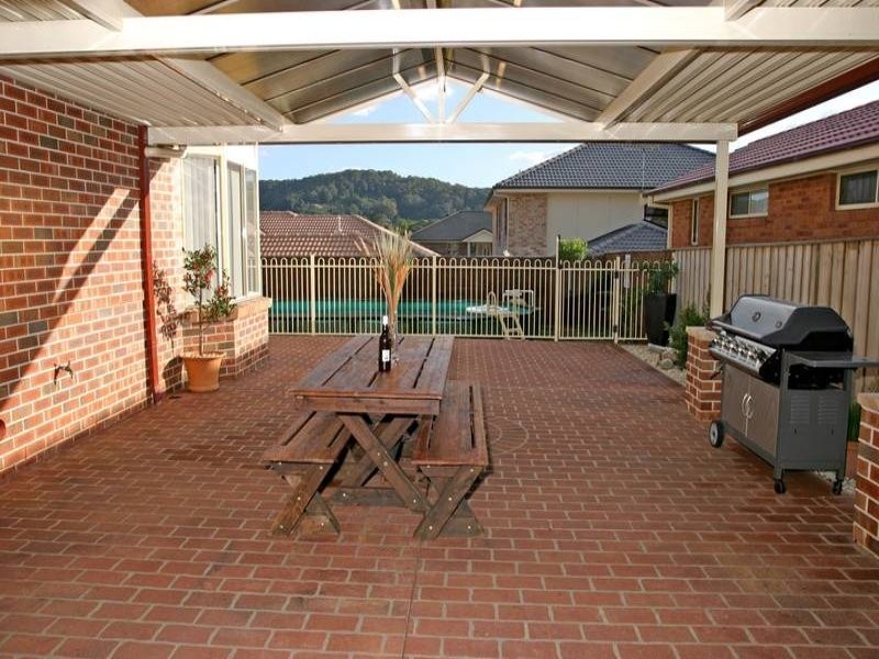 34 Alexander Cl, Bateau Bay NSW 2261