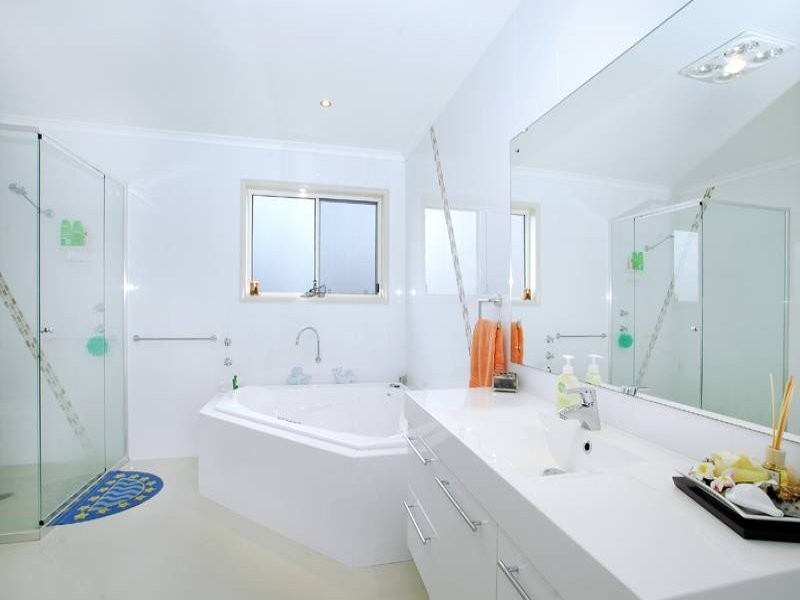 116 Hutton Rd, The Entrance North NSW 2261