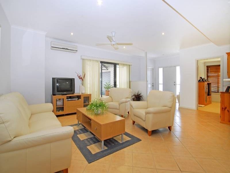 16 Bias Avenue, Bateau Bay NSW 2261