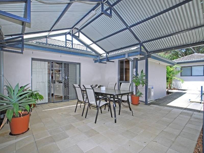 16 Bias Avenue, Bateau Bay NSW 2261