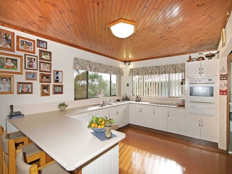 21 Masefield Ave, Bateau Bay NSW 2261