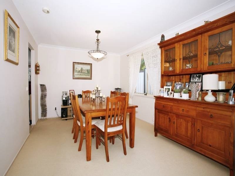 16 Lachlan Place, Berkeley Vale NSW 2261