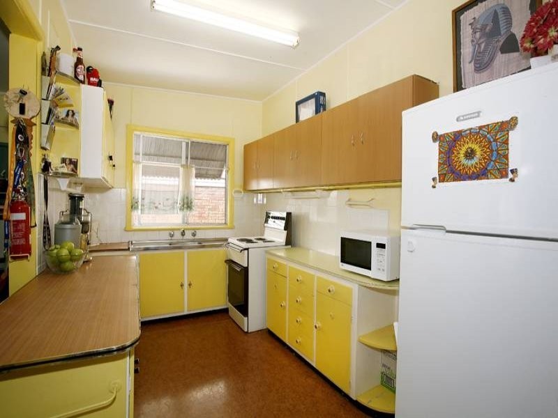 8 Bondi Rd, The Entrance North NSW 2261