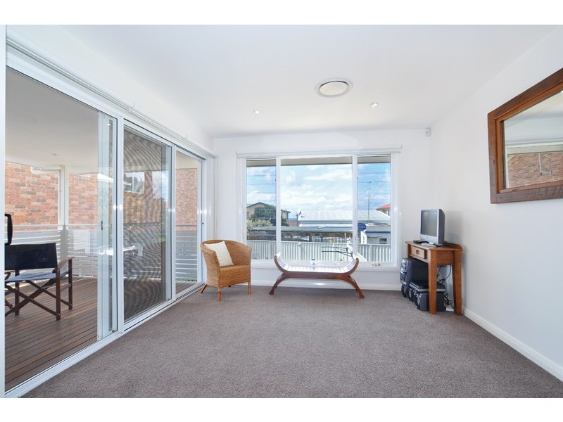 90A Bay Rd, Blue Bay NSW 2261