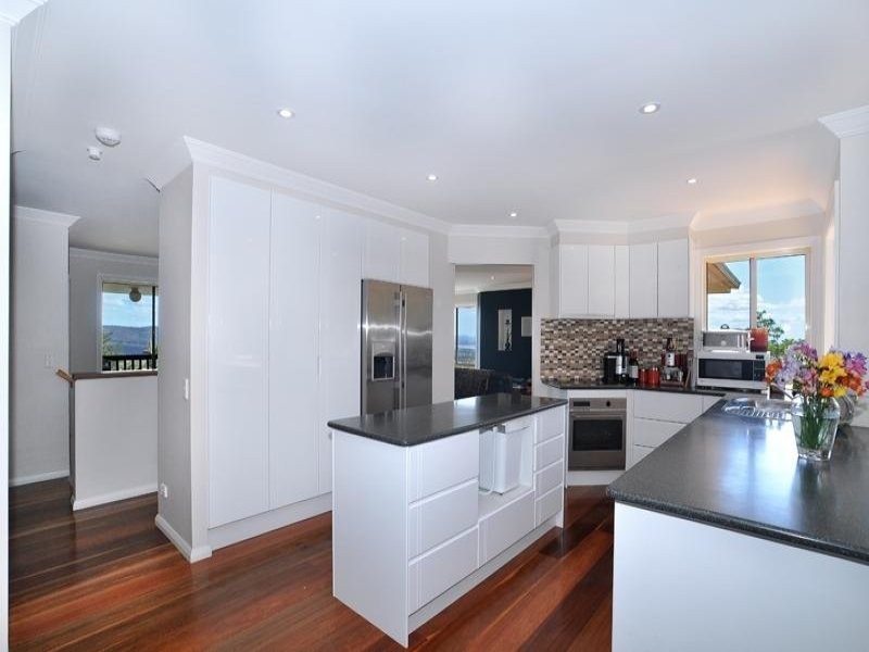 16 Stephenson Road, Bateau Bay NSW 2261