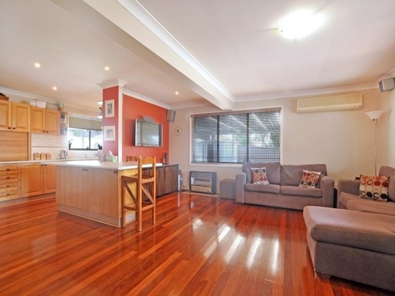 9 Banks Close, Bateau Bay NSW 2261