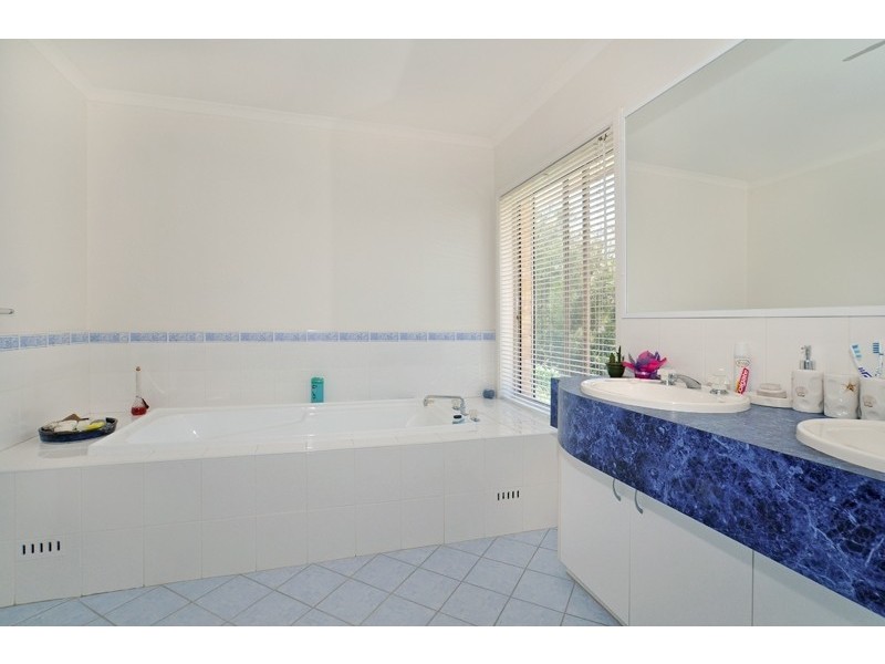 2 Craig Close, Long Jetty NSW 2261