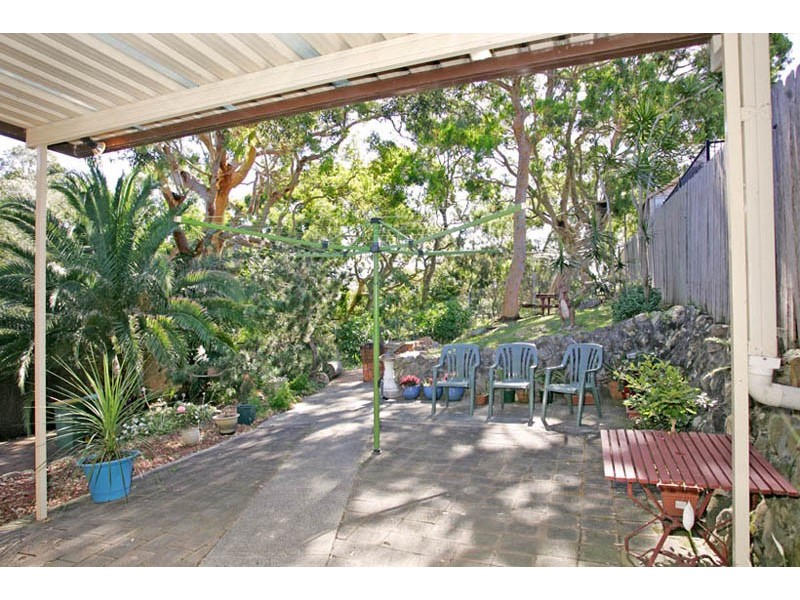 9 Promenade Avenue, Bateau Bay NSW 2261