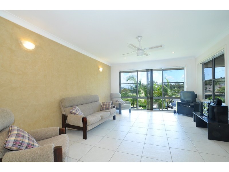 25 Barry St, Bateau Bay NSW 2261
