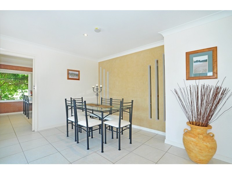 25 Barry St, Bateau Bay NSW 2261