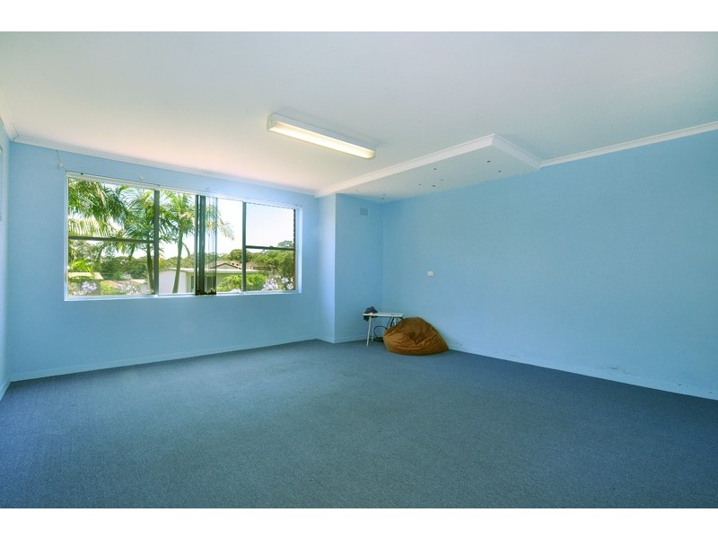 25 Barry St, Bateau Bay NSW 2261